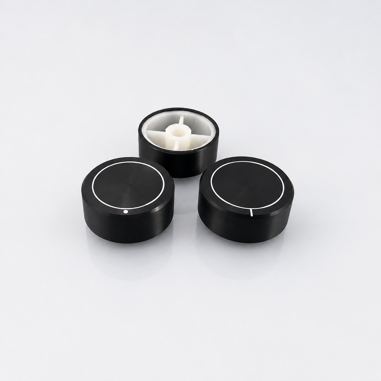 Indicator control knobs